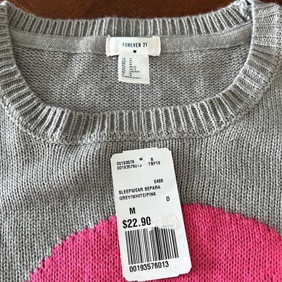 Forever 21 NWT Gray Polar Bear size Medium Ugly Christmas Sweater Holiday - Picture 6 of 8